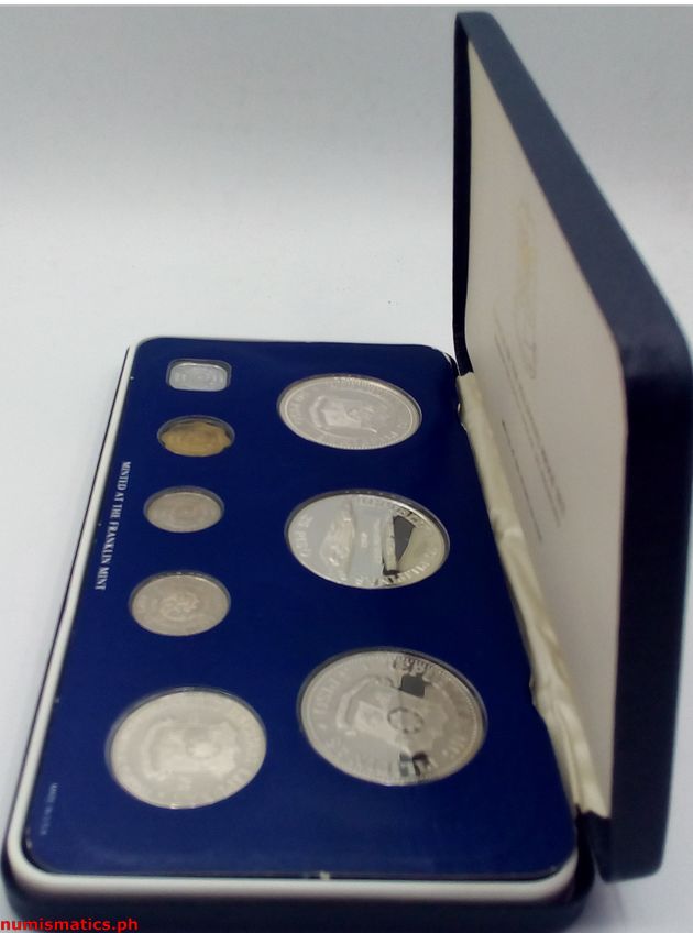 1979 (8) Proof Coin Set Box Right